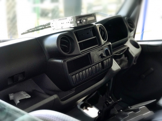 หัวรถ Hino ดูโทร่ 300 (หกล้อเล็ก)