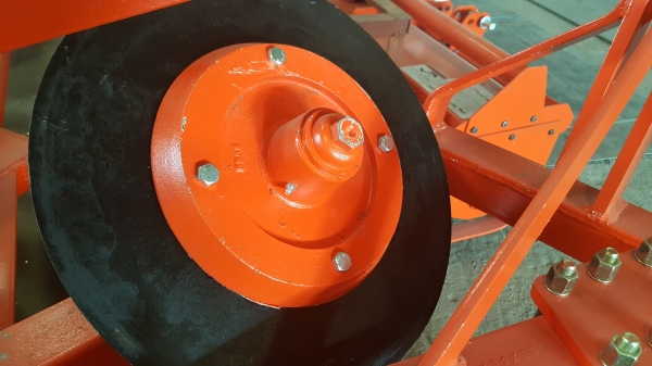 ผานบุกเบิก 4*22 หนา น๊อตจับกะทู้ 6 ตัว(ใหม่มือหนึ่ง) สำหรับรถ 34 แรงขึ้นไป  31,000 สอบถาม 081-7807317