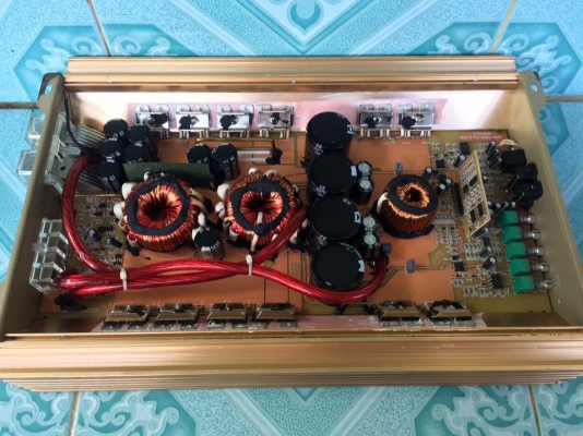 แอมป์คลาสดี RPM 2000w มือสองสภาพสวยเดิมๆใช้งานปกติ เบสดีเป็นลูกแน่นๆขับ10&quot;-12&quot;หล่อว้อยไม่เกิน3&quot;ได้ ขาย 2350 บาท สนใจ0892425454 อยู่สระบุรี
