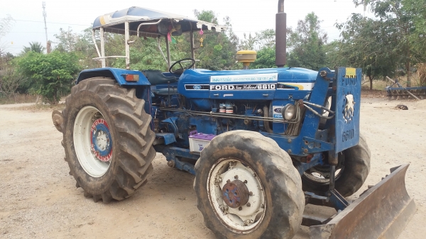 ขายรถไถ 2 เพลา ford 6610 เปลี่ยนยางคู่หลังใหม่