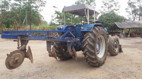 ขายรถไถ 2 เพลา ford 6610 เปลี่ยนยางคู่หลังใหม่