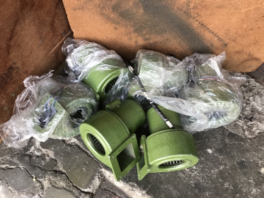 ขายโบวเวอร์ดูดอากาศตัวเล็ก Venz 220V ไฟบ้าน หมุนนิ่ม พร้อมใช้งาน มี 6ตัวครับ