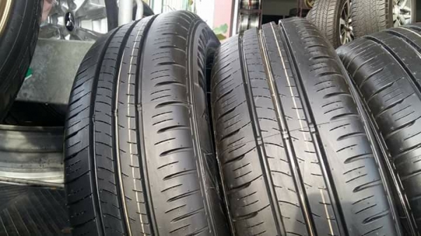 ขายยางป้ายแดงปี17 dunlop enasave ec300+ 185/65r15