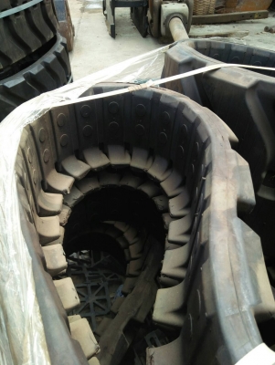 ขายแทรคยางใหม่ ยังไม่เคยใช้งาน สำหรับรถขุด ยี่ห้อ KOMATSU รุ่น PC40-5/6 และ PC50UU1 ขนาดยาง 400x72.5x70 ข้อ ขายราคา 55,000 บาท ขายแทรคยางใหม่ ยังไม่เคยใช้งาน สำหรับรถขุด ยี่ห้อ KOMATSU รุ่น PC40-5/6 และ PC50UU1 ขนาดยาง 400x72.5x70 ข้อ ขายราคา 55,000 บาท