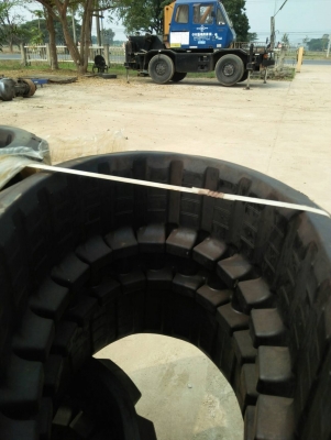 ขายแทรคยางของ*ใหม่  ยังไม่เคยใช้งาน  ใช้สำหรับรถขุด SK60หรือ PC75UU ขนาดยาง  450x74x81 ข้อ ขายราคา 65,000 บาท