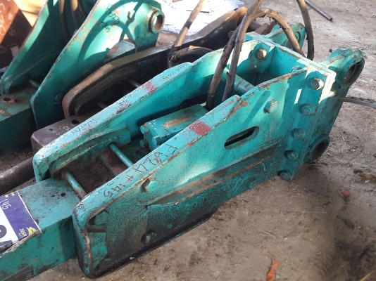 ซื้อขายแล้ว จัดส่งลูกค้าปราจีนฯ เรียบร้อยแล้ว หัวกระแทก TOKU ใส่PC60, 100, 120 ของเก่านอกนำเข้า ยังไม่เคยใช้งานในไทย สภาพสวย สภาพดี พร้อมใช้งาน