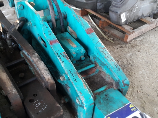 ซื้อขายแล้ว จัดส่งลูกค้าปราจีนฯ เรียบร้อยแล้ว หัวกระแทก TOKU ใส่PC60, 100, 120 ของเก่านอกนำเข้า ยังไม่เคยใช้งานในไทย สภาพสวย สภาพดี พร้อมใช้งาน