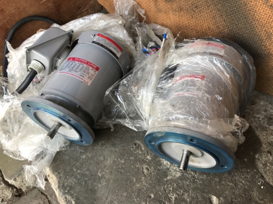 ขายมอเตอร์หน้าแปลน Mitsubishi 0.5HP. 380V 1450rpm. สภาพสวยมาก เทสงานไม่กี่ครั้ง พร้อมใช้งาน มี 2ตัว ราคาตัวละ 1,800 บาท