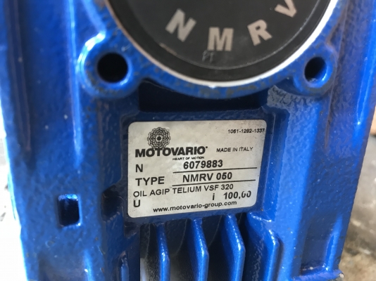 ขายมอเตอร์เกียร์เพลาสวม Motovario 1/4HP. 380V อัตราทด 1:100 สภาพสวยใหม่มาก พร้อมใช้งาน