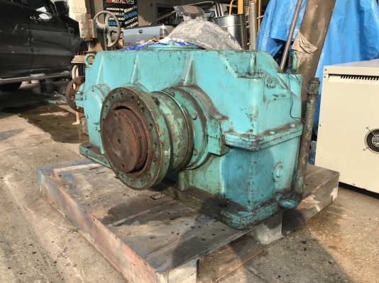 ขายหัวเกียร์ทดรอบขนาดใหญ่ชนมอเตอร์ประมาณ 40HP. ขึ้นไป Carl bockwold อัตราทด 1:35 สภาพสวย หมุนนิ่ม พร้อมใช้งาน