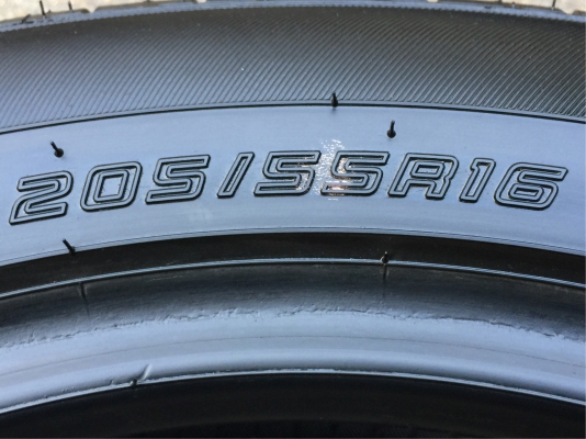 ยาง Dunlop 205 55 16 ปี17 ดอกเต็ม เนื้อนิ่มๆ ใช้ยาว ราคาไม่แพง ยาง Dunlop 205 55 16 ปี17 ดอกเต็ม เนื้อนิ่มๆ ใช้ยาว ราคาไม่แพง