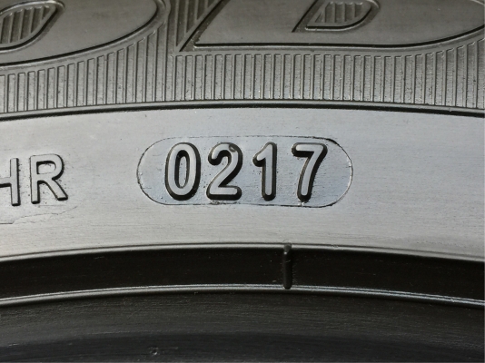 ยาง Goodyear 215 55 17 ปี17 ดอกเต็ม ไม่มีปะ ใช้ยาว ราคาไม่แพง ยาง Goodyear 215 55 17 ปี17 ดอกเต็ม ไม่มีปะ ใช้ยาว ราคาไม่แพง