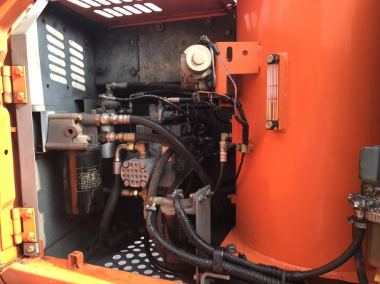 ขายรถแบคโฮ HITACIH ZX 120-1 ปี.56 พร้อมหัวกระแทก และลาย เอกสารใบแจ้งจำหน่าย สีสวยเดิมๆ ไฟฟ้าครบ ระบบเต็ม เอวมีขยับนิดหน่อย มูมฮาร์สวย ปุ้งกี้สวย แอร์เย็น ภายในเก๋งสวย เครื่องแน้น ปั้มแรง โซ้หนา แผ่นสภาพ 90\% เฟรมสวย รถทำงานเร็วหายห่วง สนใจรีบจองด่วน 081-35