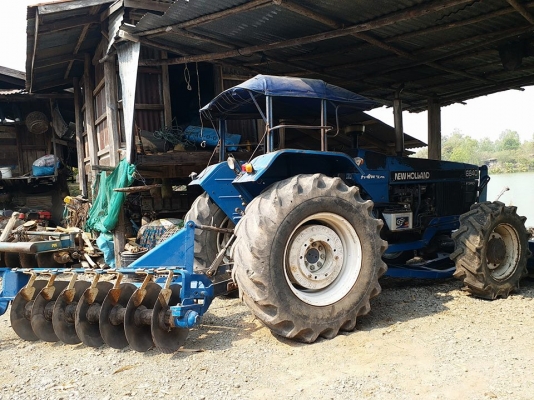 ขายรถไถFORD 66402เพลา คานนิวเอกสารเล่มทะเบียนช่วงล่างเช็คใหม่ พร้อมลงงาน