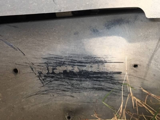 ขาย 895,000 รถ 6 ล้อ ตู้แห้ง 10 บาน HINO MEGA ปี 48 เครื่อง 220 แรง หัวบาง ยางดี คัชซีสวย รถสวยพร้อมใช้ รถอยู่ กทม. 090-772-3710 090-772-3708