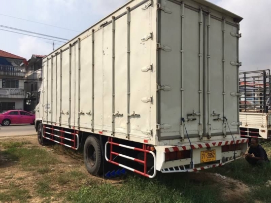 ขาย 895,000 รถ 6 ล้อ ตู้แห้ง 10 บาน HINO MEGA ปี 48 เครื่อง 220 แรง หัวบาง ยางดี คัชซีสวย รถสวยพร้อมใช้ รถอยู่ กทม. 090-772-3710 090-772-3708