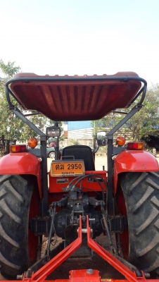 รถแทรกเตอร์