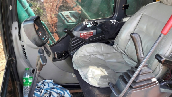 รถแบคโฮ KOBELCO SK200 M8 (YN12)