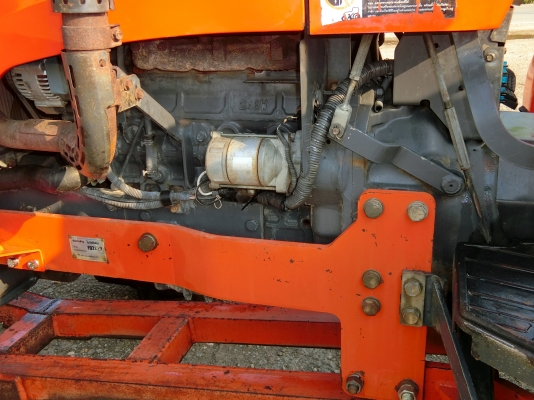 ❥สินค้าเข้าใหม่ M6040&raquo;&raquo;พร้อมใช้งาน  มีเล่มทะเบียนพร้อมโอนคะ???????? พร้อมอุปกรณ์ 2ชิ้น ผาน4+ใบดันหน้า ราคา490000บาท ชั่วโมงทำงาน 2800ชม. ↠↠สนใจติดต่อสอบถาม↠0906910337 ⛽️พิกัดร้าน ส.เจริญแทรกเตอร์ อ. บางระกำ จ. พิษณุโลก