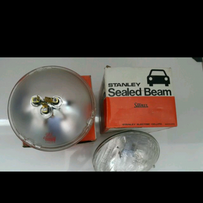 ไฟหน้าดวงกลมใหญ่ 24V Stanley แท้ ไฟหน้าดวงกลมใหญ่ 24V Stanley แท้