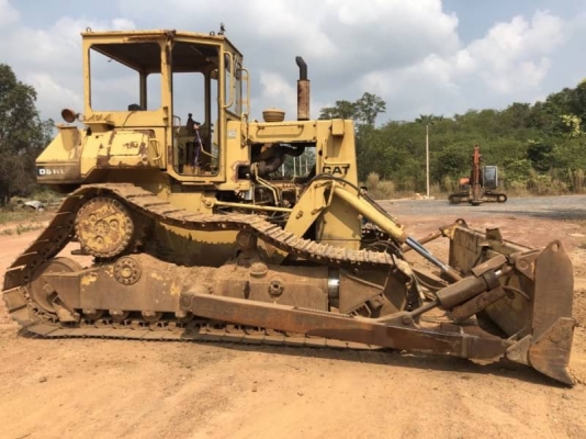ขาย 580,000 บาท CATTERPILAR D5H เครื่อง (วางใหม่ 12 Z-145 แรง ไดเร็ก) ดี เกียร์ตัด. ระบบไฮโดลิกพร้อม โช่หนา แผ่นสวย เอกสารชื้อขาย  รถอยู่ จ.ปราจีนบุรี โทร&amp;ไอดีไลน์ 0610710295