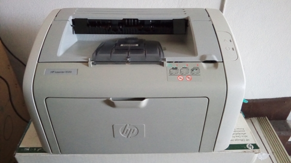 ขาย ปริ้นเตอร์ Hp LaserJet1020 พร้อมหมึกใหม่ 1200 บาท