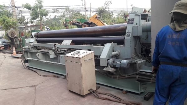 ขายเครื่องม้วนระบบไฮโดรลิคยาว4เมตรม้วนได้10-12มิลราคาเบาๆครับ