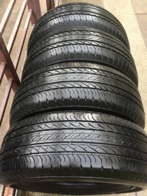 ยาง Bridgestone 265 65 17 สิ้นปี16 ดอกเต็ม ไม่มีปะ เนื้อนิ่มๆ ใช้ยาว ราคาไม่แพง