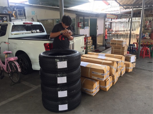 ยาง Bridgestone 265 65 17 สิ้นปี16 ดอกเต็ม ไม่มีปะ เนื้อนิ่มๆ ใช้ยาว ราคาไม่แพง