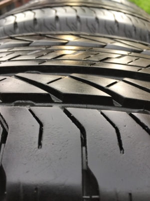 ยาง Bridgestone 265 65 17 สิ้นปี16 ดอกเต็ม ไม่มีปะ เนื้อนิ่มๆ ใช้ยาว ราคาไม่แพง
