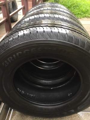ยาง Bridgestone 265 65 17 สิ้นปี16 ดอกเต็ม ไม่มีปะ เนื้อนิ่มๆ ใช้ยาว ราคาไม่แพง