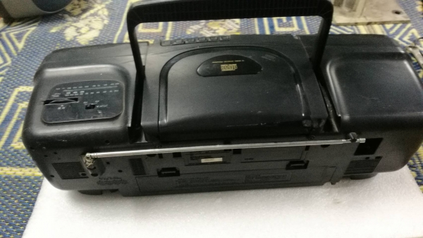450 บ.ส่งถึงบ้านฟรีโทร 083-2000058 LINE ID: line832923 วิทยุ CD เทป ยี่ห้อ SANYO จากญี่ปุ่น ใช้ไฟ 10