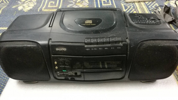 450 บ.ส่งถึงบ้านฟรีโทร 083-2000058 LINE ID: line832923 วิทยุ CD เทป ยี่ห้อ SANYO จากญี่ปุ่น ใช้ไฟ 10