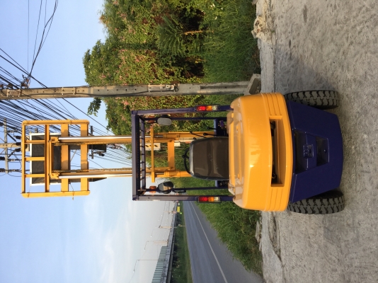 ขาย โฟรคลิฟท์ โคมะสุ 2.5 ตันดีเซล