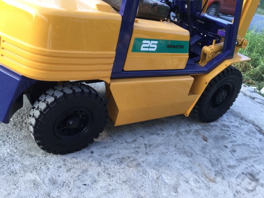 ขาย โฟรคลิฟท์ โคมะสุ 2.5 ตันดีเซล