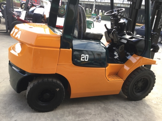 ขาย โฟรคลิฟท์ โตโยต้า รุ่น 7 ดีเซล 2. ตัน
