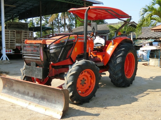 ❥สินค้าเข้าใหม่ M6040คันที่2&raquo;&raquo;พร้อมใช้งาน  รถปี53 มีเล่มทะเบียนพร้อมโอนคะ???????? พร้อมอุปกรณ์ 2ชิ้น ผาน6+ใบดันหน้า ราคา540000บาท ชั่วโมงทำงาน 1812ชม. ↠↠สนใจติดต่อสอบถาม↠0906910337 ⛽️พิกัดร้าน ส.เจริญแทรกเตอร์ อ. บางระกำ จ. พิษณุโลก