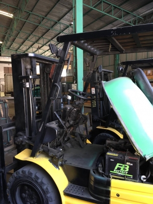 +++ ขายโฟล์คลิฟท์  TOYOTA 6FD30  ขนาด  3  ตัน  เครื่องยนต์ดีเซล  เสา 3  เมตร  เกียร์ออโตเมติค  ยางตันครับ