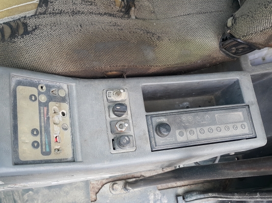 ขอบคุณลูกค้าจาก จ.เชียงราย ซื้อขายและจัดส่งเรียบร้อยแล้ว รถแบคโฮ KOBELCO SK100 MARK5 SUPER รถเก่านอกพึ่งนำเข้ามา ยังไม่เคยใช้งานในไทย ไฟฟ้าครบ มีลายแย็ก เครื่องดี ปั๊มแรง โซ่หนา เอวแน่น พร้อมใช้งาน มีเอกสารใบอินวอยซ์ ชุดจดทะเบียน มี VDO การทำงานให้ชม