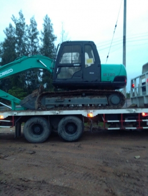 ขอบคุณลูกค้าจาก จ.เชียงราย ซื้อขายและจัดส่งเรียบร้อยแล้ว รถแบคโฮ KOBELCO SK100 MARK5 SUPER รถเก่านอกพึ่งนำเข้ามา ยังไม่เคยใช้งานในไทย ไฟฟ้าครบ มีลายแย็ก เครื่องดี ปั๊มแรง โซ่หนา เอวแน่น พร้อมใช้งาน มีเอกสารใบอินวอยซ์ ชุดจดทะเบียน มี VDO การทำงานให้ชม