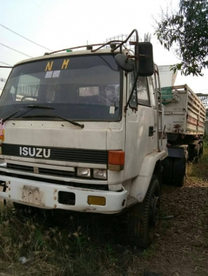 ขายหัวคัสซีISUZU 2 เพลาเครื่อง EK100 =260แรง