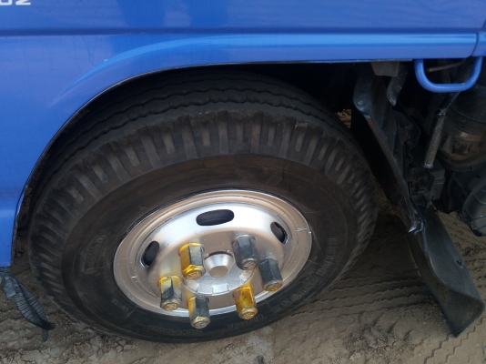 ขายรถ 6 ล้อIsuzu130 แรง