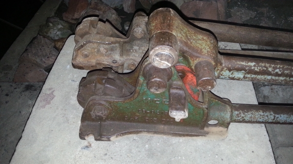 ขายเครื่องตัดเหล็กเส้น ขนาด 10มม. และ13มม. และดัด ในตัว 4,500 เก่า ญี่ปุ่น