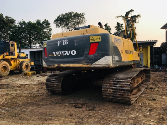 ขายด่วน!! Volvo EC210BLC ไมล์ 13,000 สภาพสวยๆค่ะ