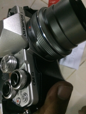 ขายครับของหลานย้ายค่าย Olympus OMD EM10 MARK II + เลนส์ 14-42 ประกันเหลือ 2 ปี ชัตเตอร์กดไปไม่ถึงพัน