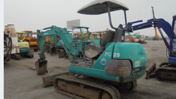 ขายรถขุด KOMATSU PC25-7 รถนอก ไม่เคยผ่านการใช้งานในไทย ฟรีเช็ดระบบ,ส่งฟรีทั่วไทย