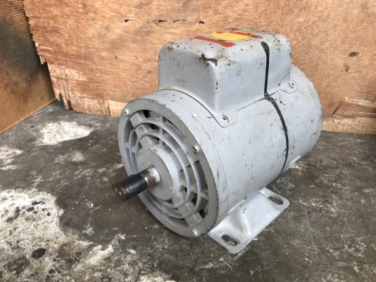 ขายมอเตอร์ไฟฟ้า Mitsubishi 1HP. 220V รุ่น SCL-KR สภาพสวยเดิมๆ หมุนนิ่ม พร้อมใช้งาน ราคา 2,500 บาท พร้อมส่ง