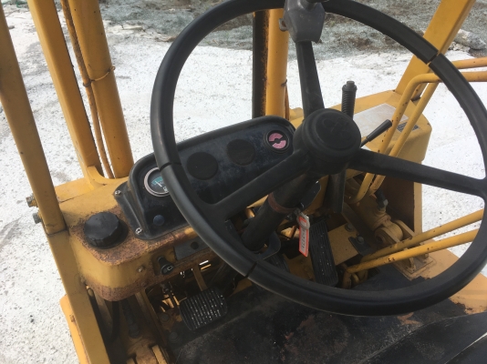 ขาย Komatsu fg14 เบนซิล ยกสูง ขาย Komatsu fg14 เบนซิล ยกสูง