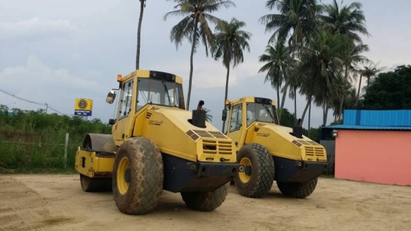 ขาย รถบดถนน BomagBW211D ปี2008