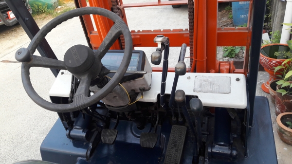 ขายรถยกดีเซล /2.5 ตันดีเซล ขายรถยกดีเซล /2.5 ตันดีเซล